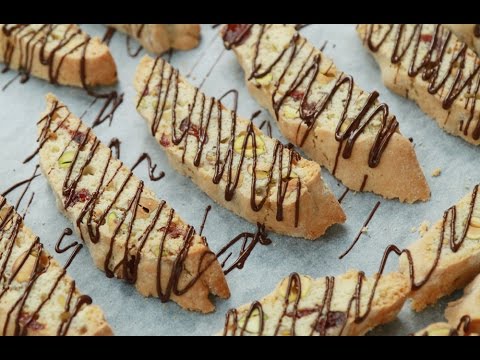 วีดีโอ: วิธีการหุงข้าวด้วยแครนเบอร์รี่แห้ง อัลมอนด์ และพิสตาชิโอ?