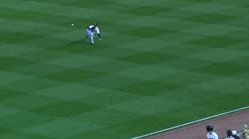 WSH@ATL: Markakis lays out for a nice diving grab
