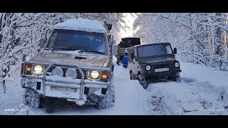 видео: ЛУАЗ,ПАДЖЕРО 1,ПАДЖЕРО 2,ЛЕНД КРУЗЕР 80,ДЕЛИКА(булка),СУБАРУ в снегу картинка: ЛУАЗ,ПАДЖЕРО 1,ПАДЖЕРО 2,ЛЕНД КРУЗЕР 80,ДЕЛИКА(булка),СУБАРУ в снегу