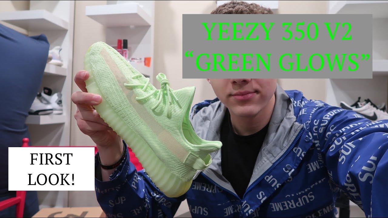 EARLY LOOK YEEZY 350 V2 GREEN GLOWS 