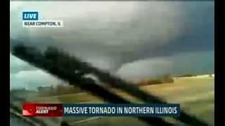 Rochelle Illinois Tornado April 9, 2015 - Weather Channel Live