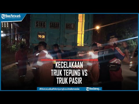 Kecelakaan di Bawen Semarang Truk Tepung Rem Blong Tabrak Truk Pasir