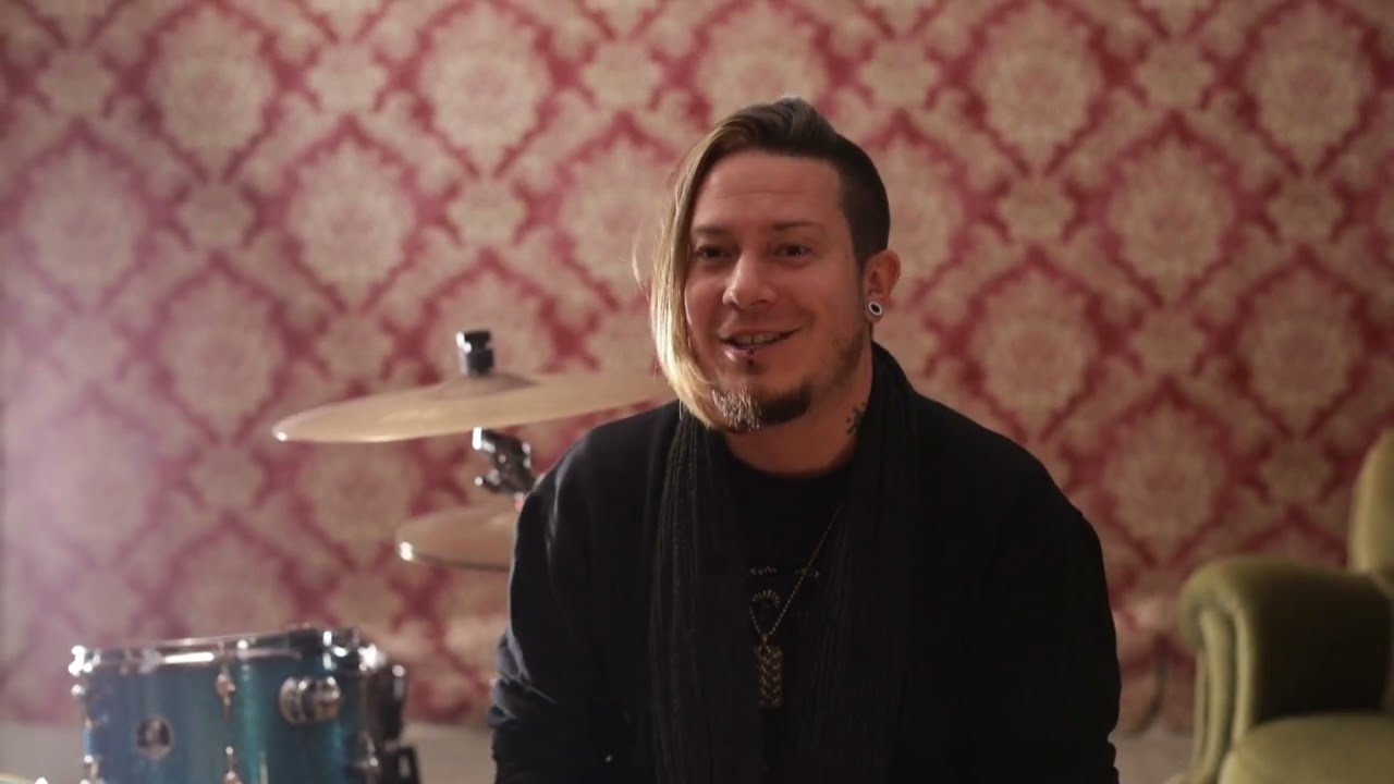 Izzy & Chris - Starving Artist Thing (Making Of)