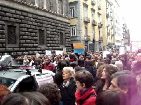 Se non ora quando? Donne in piazza a Napoli - 13.02.2011