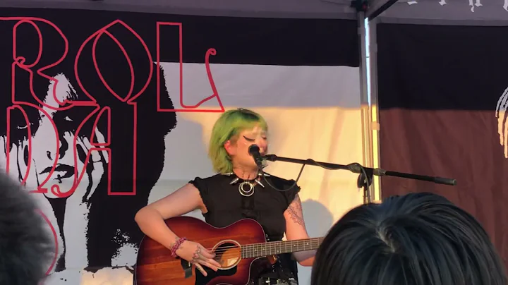 carolesdaughter - Thea Taylor Violent At The CD92....