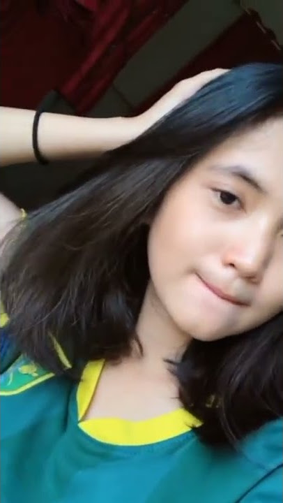 berciuman ituu rasanya tawar sebenarnya ..