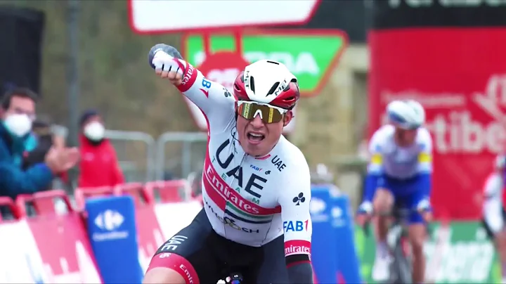 Highlights: Philipsen wins frantic Vuelta finale