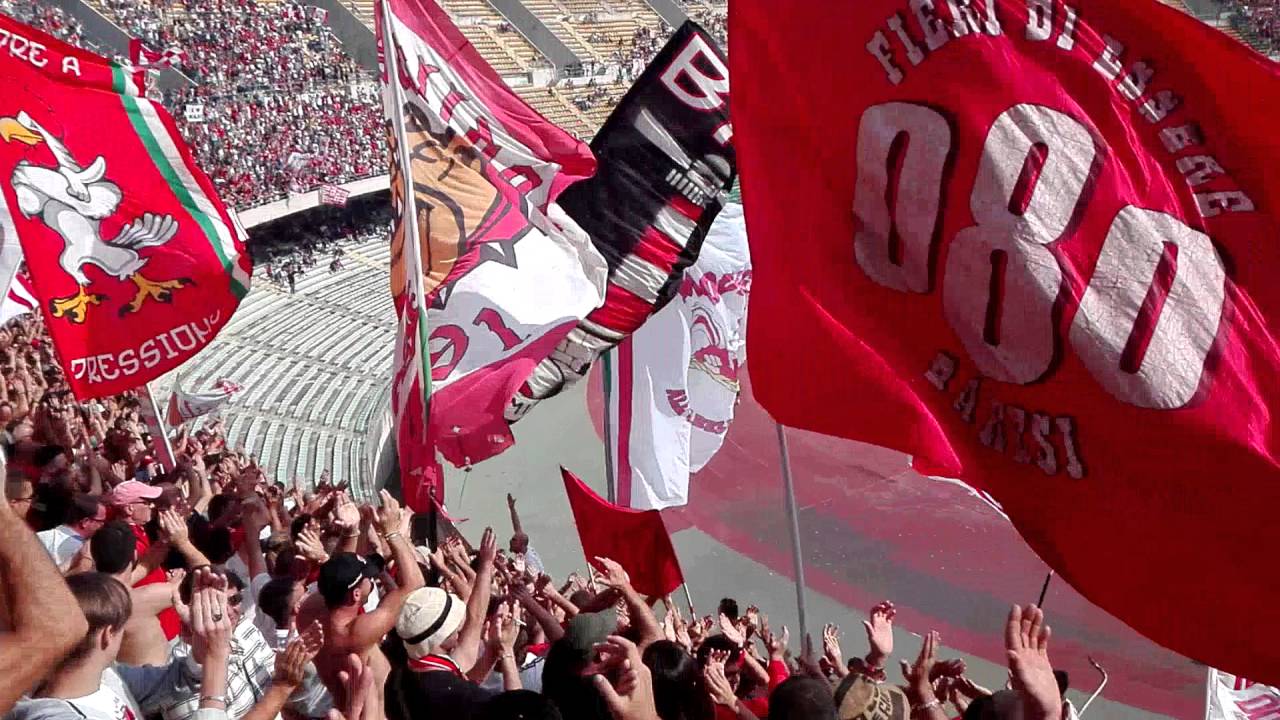 Écharpes Ultras Bari - Curva Nord - BOX 22 / 40 + / L'URLO DELLA NORD
