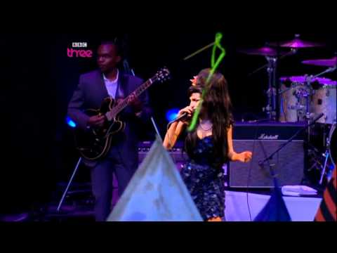Amy Winehouse (Live Glastonbury Festival 2008) parte 1