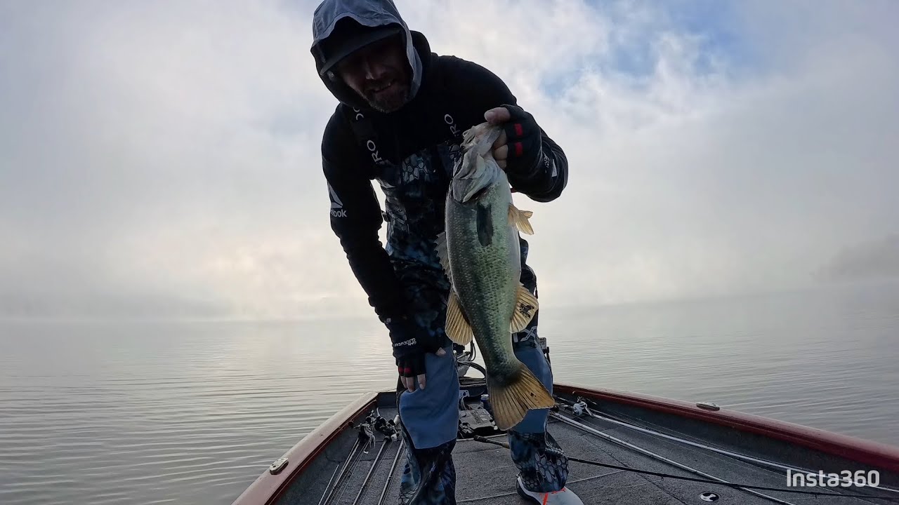 Foggy and cold morning trip #brookville #bassfishing