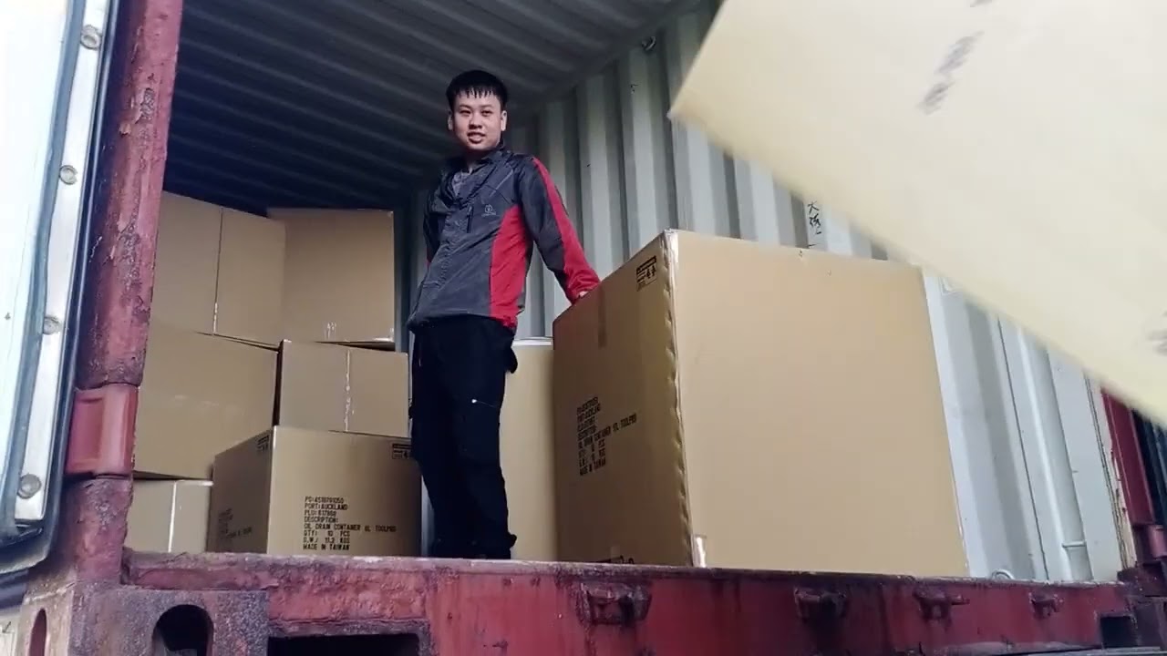 113年12月12日疊貨櫃疊貨至奧克蘭