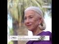 Helen Mirren arrivant sur les marches du Festival de Cannes 2024