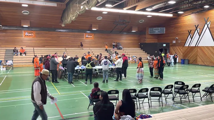 Round dance Louis Bull 2022