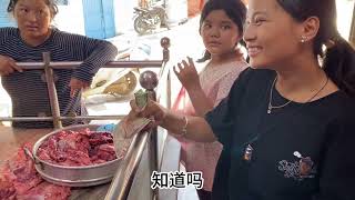 尼泊尔小姨子过生日，中国姐夫大方买猪肉，买西瓜改善生活！ #尼泊尔 #尼泊尔生活 #尼泊尔乡村生活 #在拍一种很新的vlog