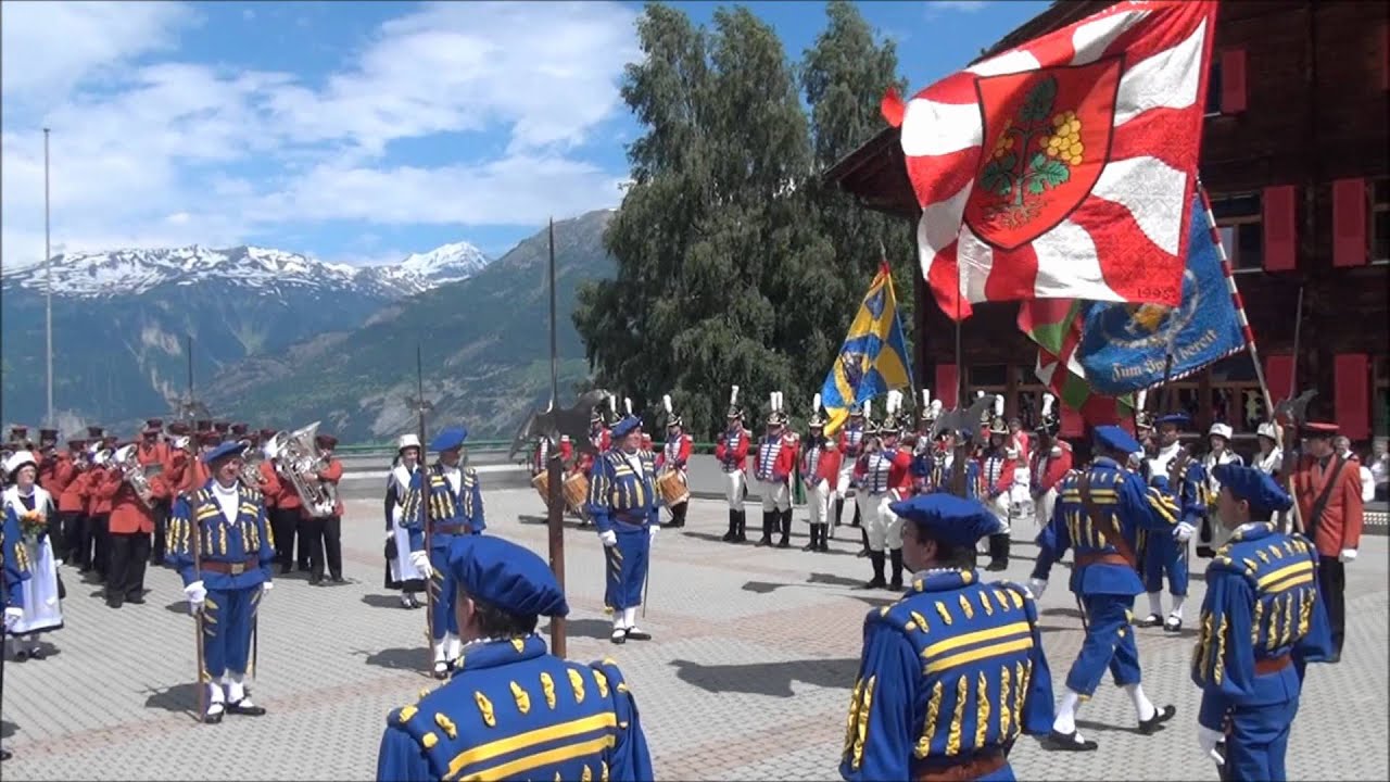 Bürchen 2012: Fronleichnam mit Fahnenübergabe