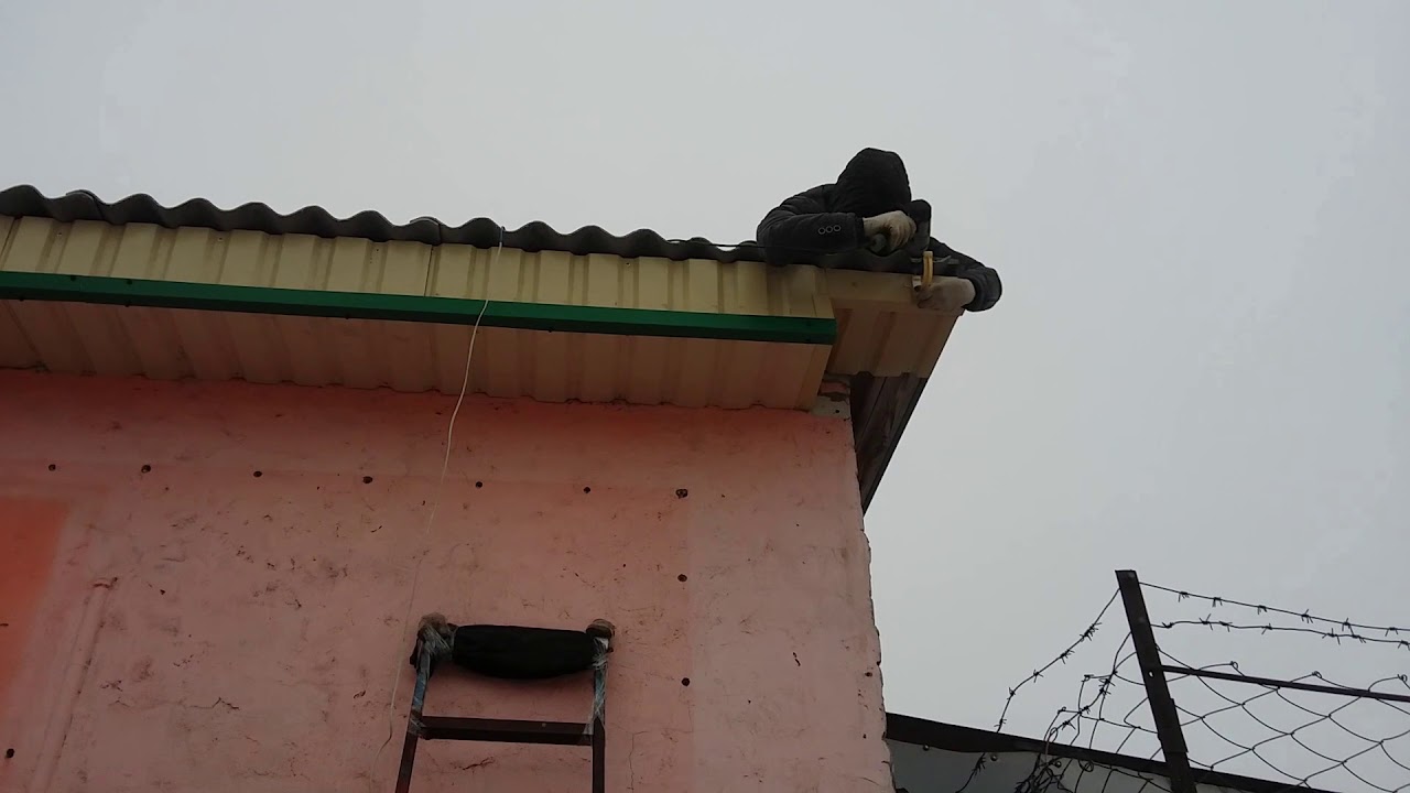 Монтаж водостока - YouTube