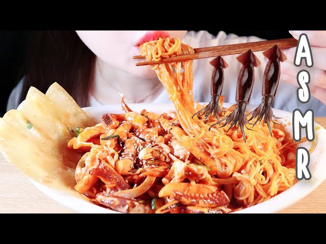 새콤달콤매콤 오징어초무침+ 납작만두  * Seasoned Squid (Sweet and Sour Squid Salad) + Flat dumplings * ASMR  MUKBANG