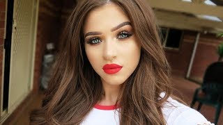 Full Coverage Christmas Glam Makeup Tutorial / Gold Liner & Red Lips screenshot 4