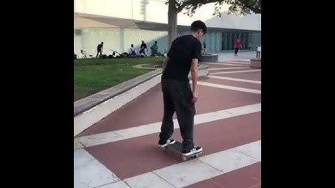 @leekos_  PROPER BIGSPIN FS NOSESLIDE   NOLLIE HEEL OUT