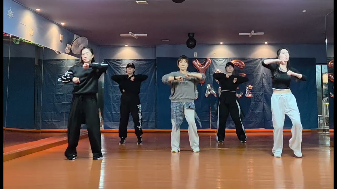 Lover ❤️  #웨스트# 몸풀이# 유연성#골반,쉽게 따라할 수 있는 온 몸풀이 운동입니다!