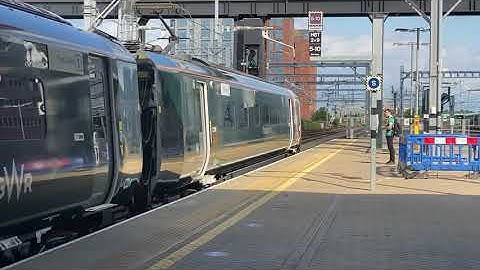 GWR Class 800 008 departing Reading