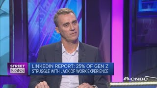 There's an 'opportunity' to create multi-generational teams: LinkedIn | Street Signs Asia