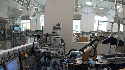 Packing robot at FIPROS Nutrition
