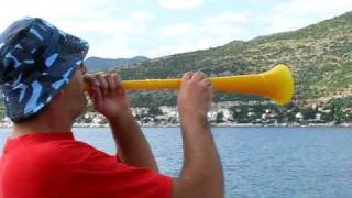 Penatur - Turčin, Turčinov Službeni Vuvuzelaš