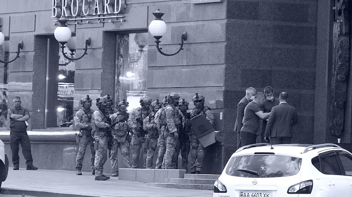 Операция по освобождению заложников в Киеве. Работает спецназ. Начало.