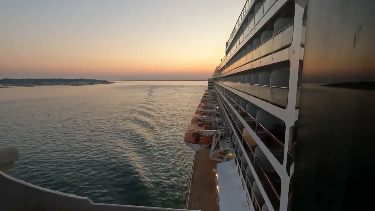 Embarkation Day aboard the Queen Mary 2 ( deck 11 observation deck, port and starboard)