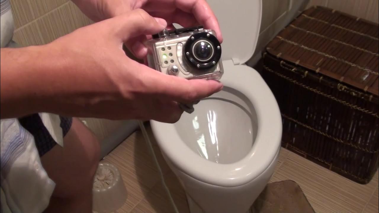 Как установить скрыто телефон. Видеокамера в унитазе. Камера в унитазе туалета. Унитаз со скрытой камерой. Шпионские камеры унитаз.