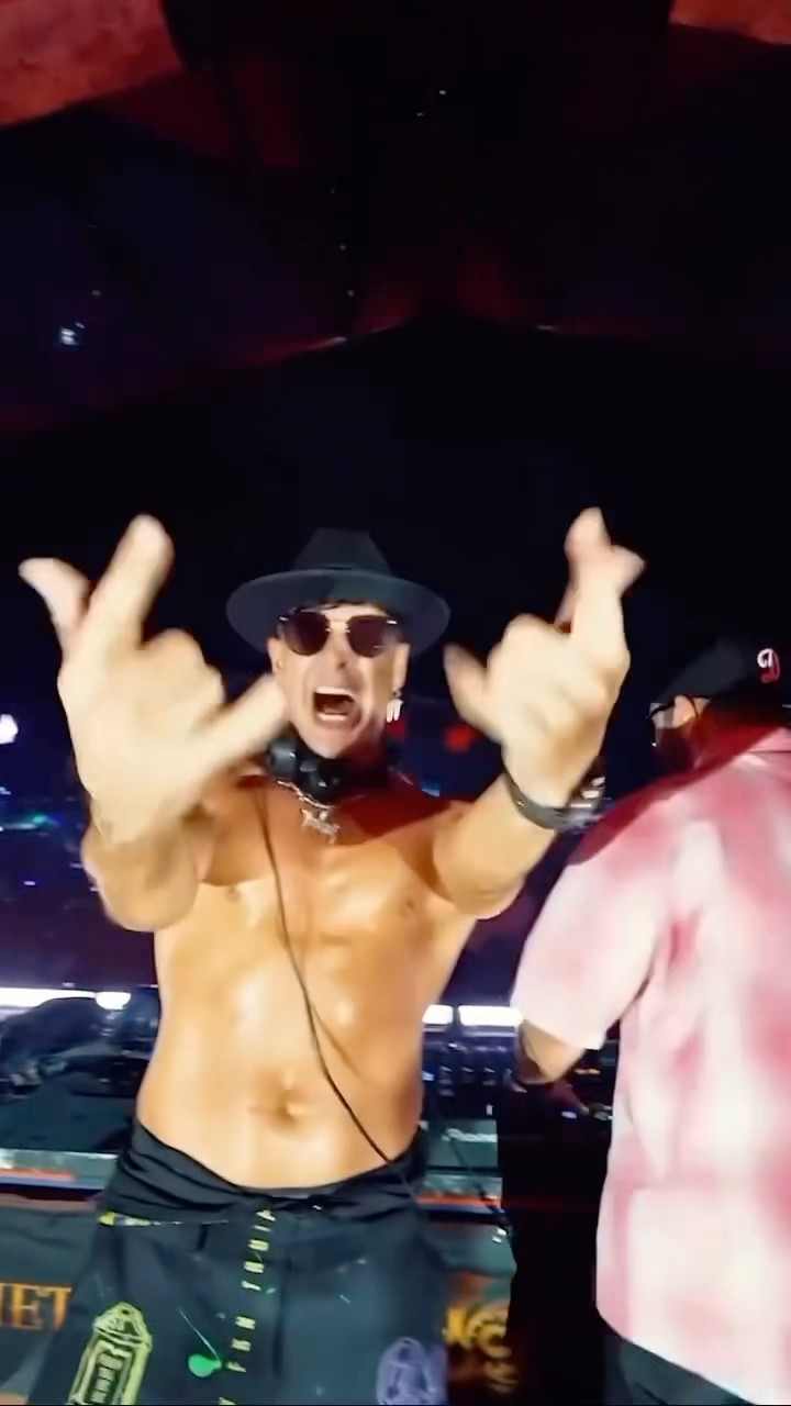 Do you hear that? ? It’s the SOUND OF DA POLICE at EDC?#spinnin #edcorlando #timmytrumpet
