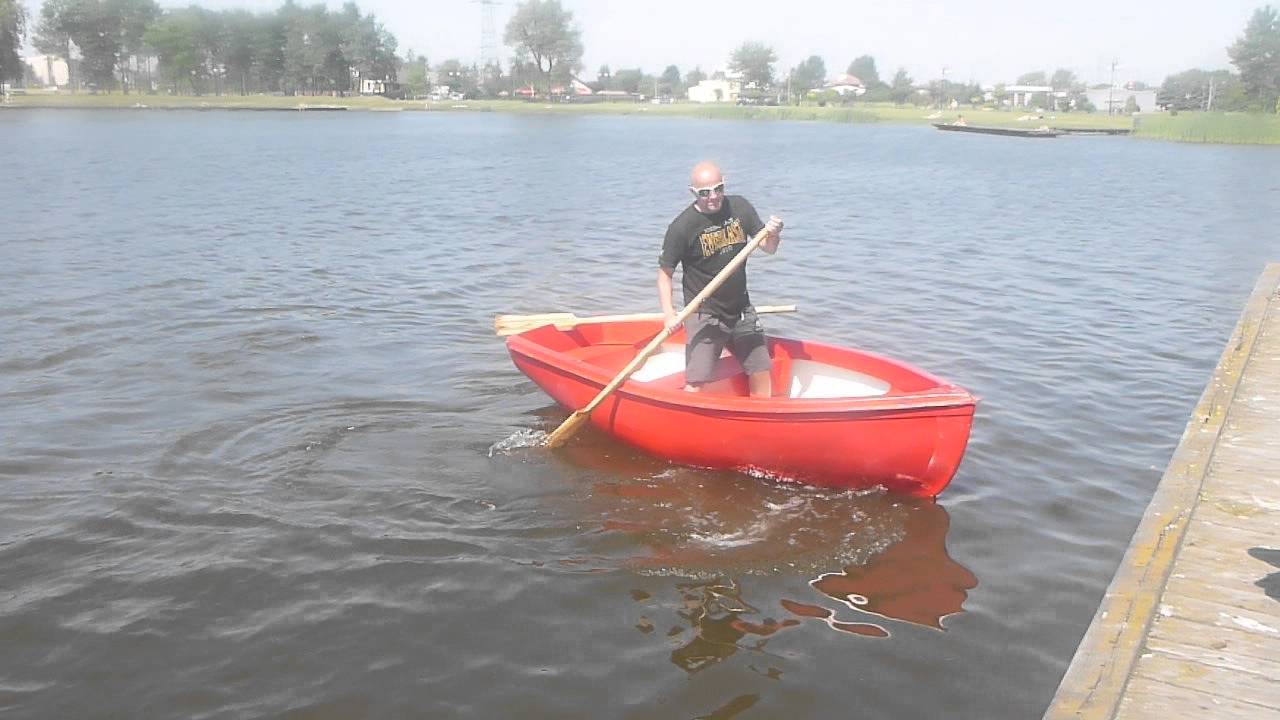 Manewrowanie ratowniczą łodzią wiosłową