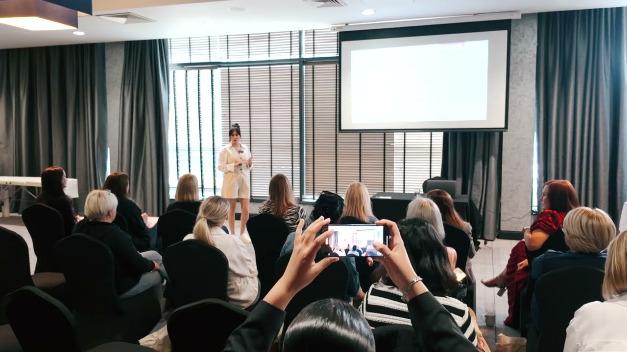 Samantha Senior: Accounting & Tax Essentials for Aesthetic Practices | WOW Roadshow 2025