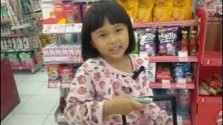 ayo beli jajan nan serba pink😁