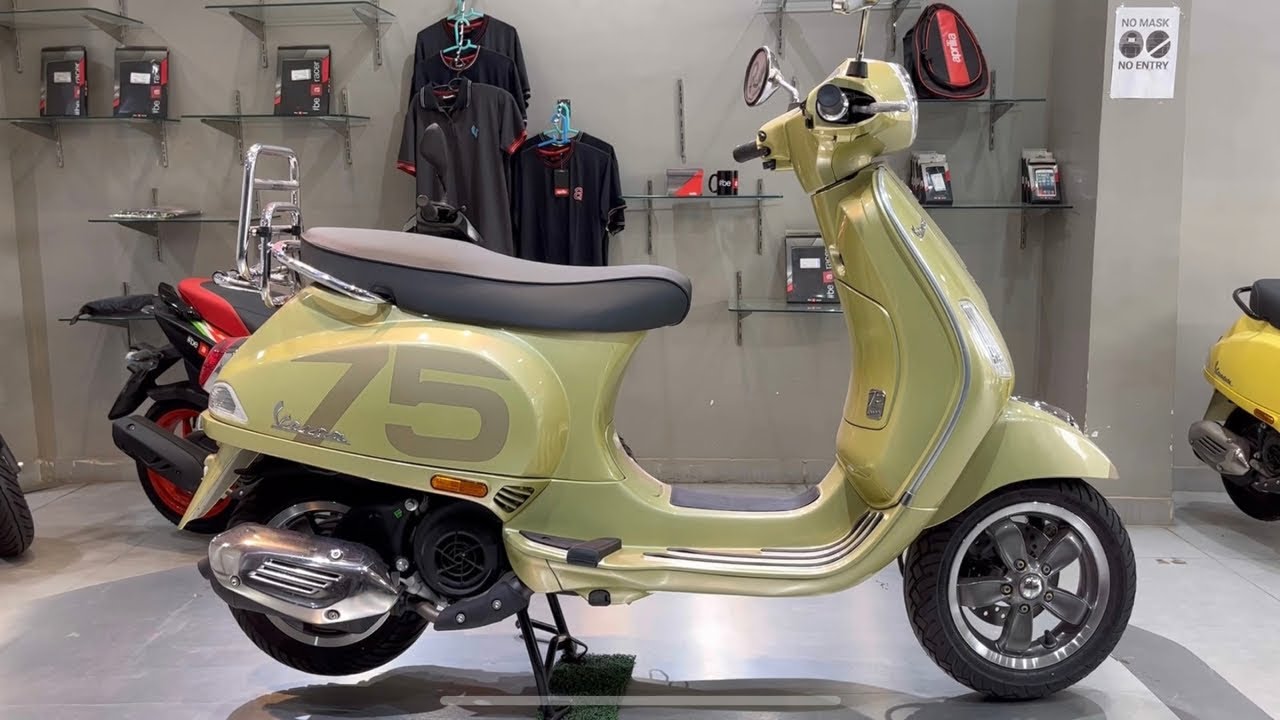 ベスパ VXL125 3VTECH 13,000km Piaggio Vespa VXL 125 3Vtech 75 Yr Edition Review - YouTube
