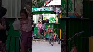 Download Lagu es teh QU plus chicken MP3