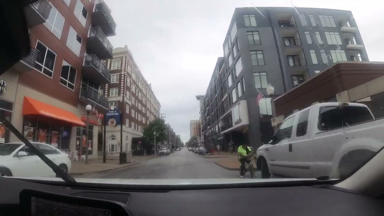 Saint Louis Central West End Drive