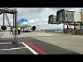 TUI fly 787 botst op aviobrug Schiphol