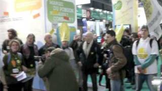 Manif anti-OGM au Salon de l'Agriculture Paris 2009