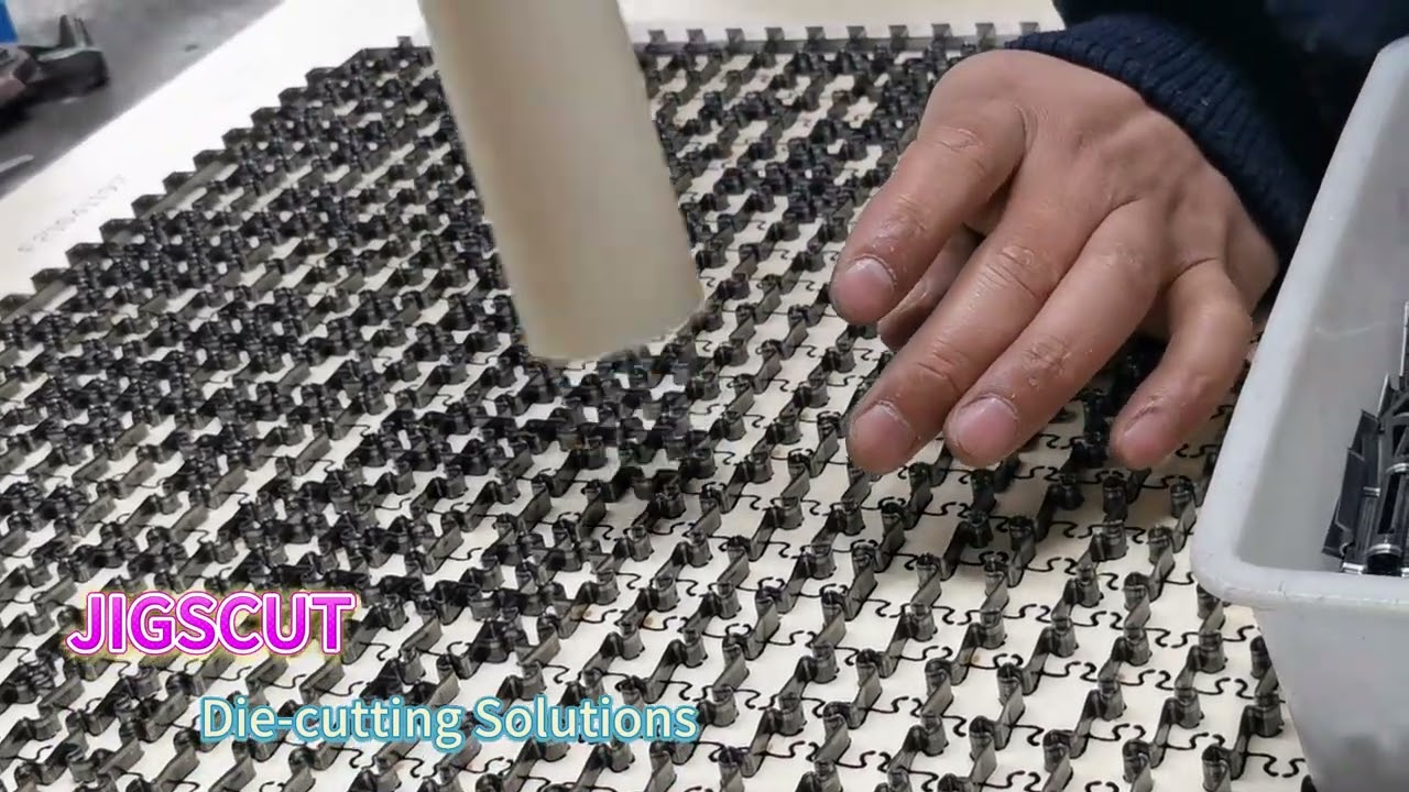 JIGSCUT--Jigsaw Puzzle Die making