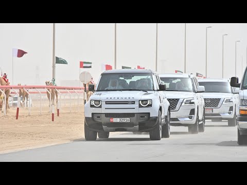 منصور بن زايد يشهد مهرجان سباقات الهجن العربية على سيف رئيس الدولة