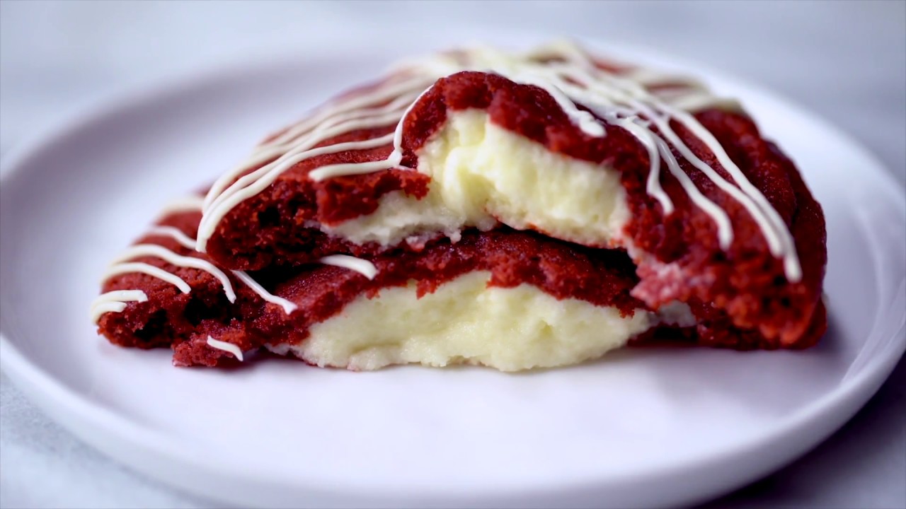 Inside Out Red Velvet Cookies - كوكيز الريد فيلفيت • yallazest