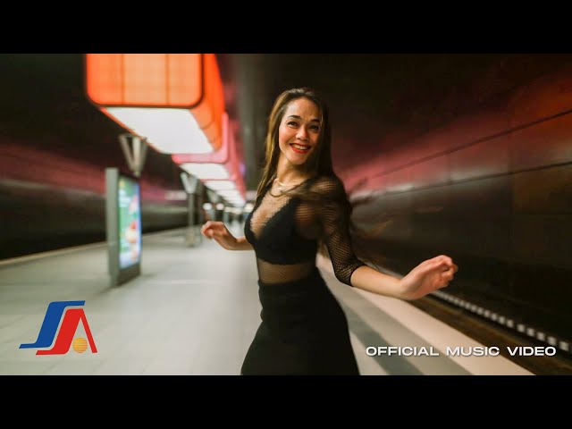 Bunda Corla - No Comment Rock Dut (Official Music Video) class=