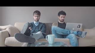TRAILER COUCHSURFING - CORTOMETRAJE TRUEBA&TRUEBA