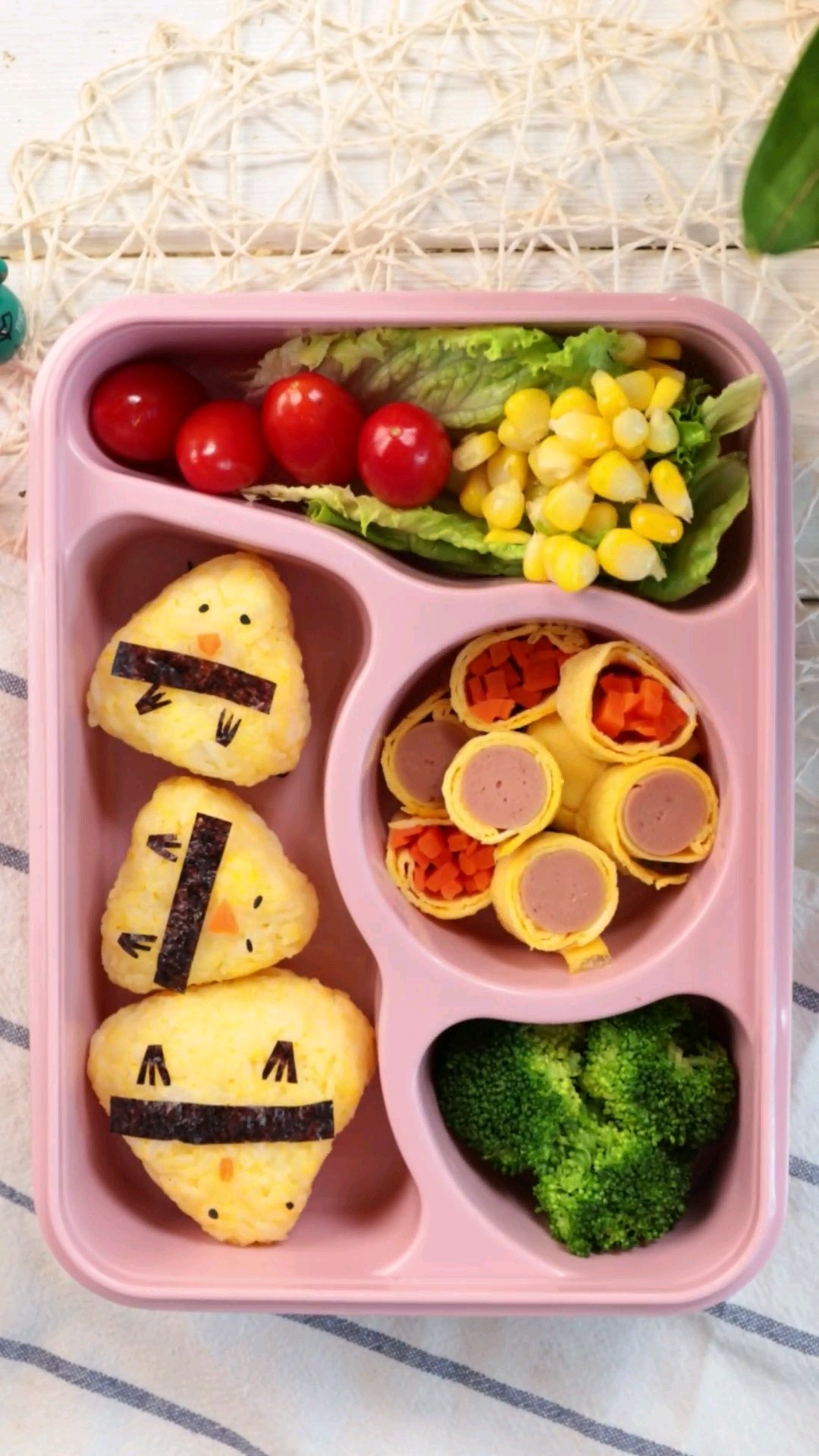 🍱 Dive into the world of adorable bento making! #bentobox #bento