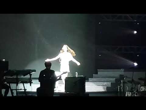 Taeyeon 'S Concert in Manila Part 09 of 27 - A funny moment when she couldn't find her mic LOL