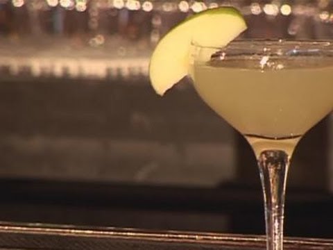 How To Make An Appletini Cocktail