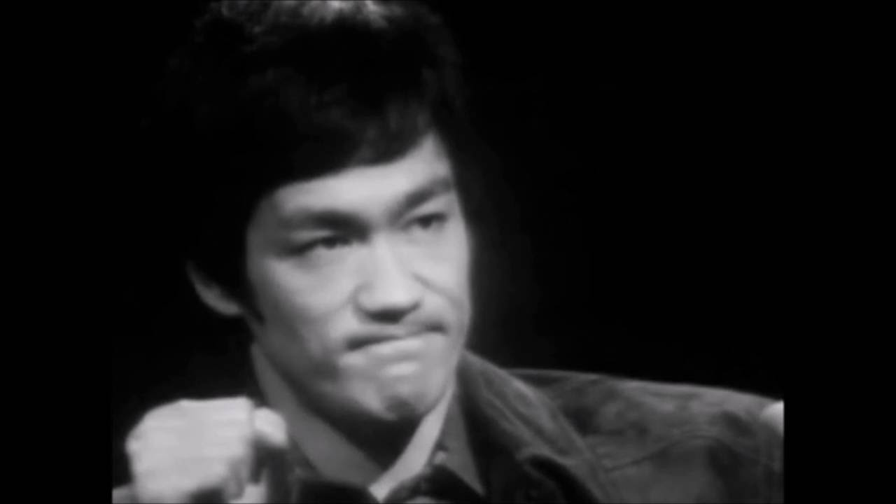 Bruce Lee explique comment faire en sorte que ce qui nest pas naturel paraisse naturel