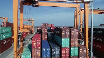 # Working of Tyre mounted Gantry crane with portal frames in Container yard